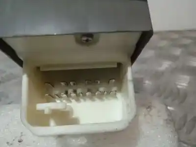 Peça sobressalente para automóvel em segunda mão botão / interruptor elevador vidro dianteiro esquerdo por toyota rav 4 iii (_a3_) 2.2 d 4wd (ala30_) referências oem iam  4 teclas 