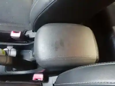 Pezzo di ricambio per auto di seconda mano bracciolo centrale per chevrolet cruze 2.0 diesel cat riferimenti oem iam 