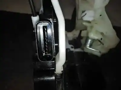 Second-hand car spare part left front door lock for kia carens ( ) 1.7 crdi cat oem iam references 81310a4010  