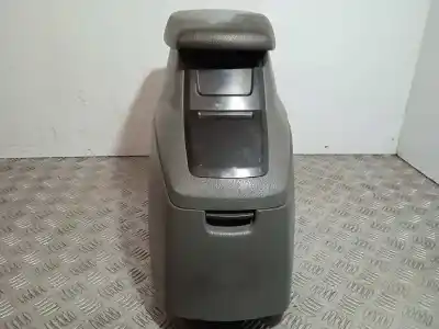 Second-hand car spare part center armrest for ssangyong rodius 2.7 turbodiesel cat oem iam references   