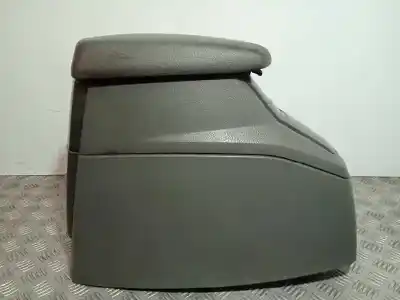Second-hand car spare part center armrest for ssangyong rodius 2.7 turbodiesel cat oem iam references   