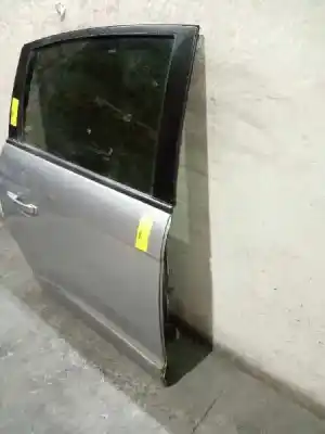 Second-hand car spare part rear right door for ssangyong rodius 2.7 turbodiesel cat oem iam references   
