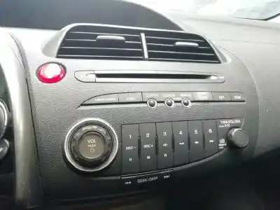 Pezzo di ricambio per auto di seconda mano impianto audio / radio cd per honda civic berlina (fn) 1.8 type s riferimenti oem iam 