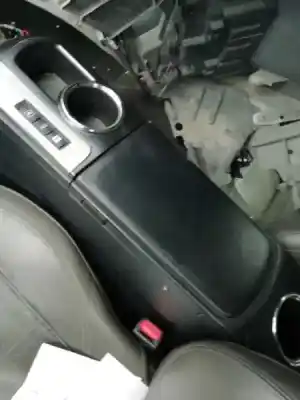 Автозапчастина б/у центральний подлокник для toyota prius (nhw30) plug-in hybrid advance посилання на oem iam 
