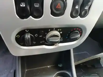 Peça sobressalente para automóvel em segunda mão comando de sofagem (chauffage / ar condicionado)  por dacia sandero 1.6 cat referências oem iam 