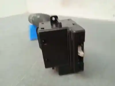 Second-hand car spare part headlights switch for mazda 3 lim. (bl) 1.6 cd diesel cat oem iam references 17d682  