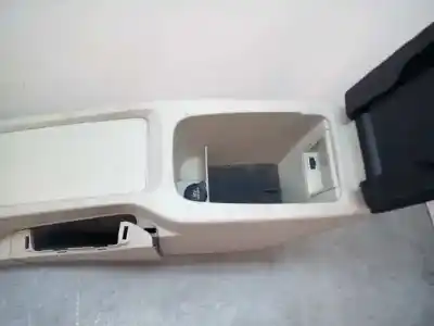 Автозапчасти б/у центральный подлокотник за volvo v40 kinetic ссылки oem iam 01302307chs  