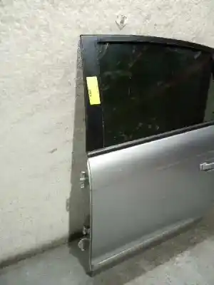 Second-hand car spare part rear left door for ssangyong rodius 2.7 turbodiesel cat oem iam references   