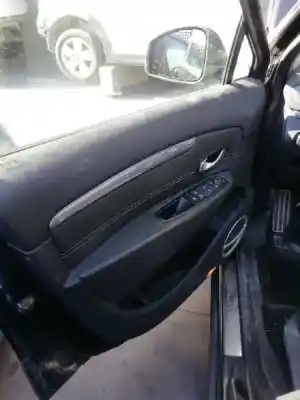 Pièce détachée automobile d'occasion garniture de porte avant gauche pour renault scenic iii bose edition références oem iam   