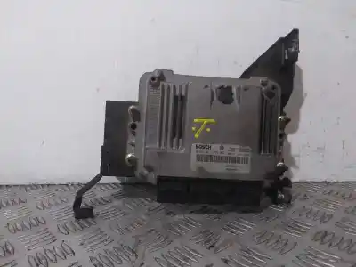 Pièce détachée automobile d'occasion Calculateur Moteur Ecu pour RENAULT MEGANE II CLASSIC BERLINA Confort Dynamique Références OEM IAM 0281011776  8200391966