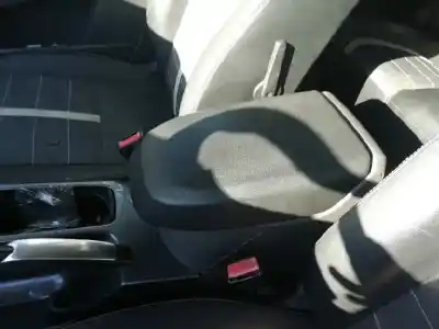 Автозапчасти б/у центральный подлокотник за ford kuga (cbv) individual 4x4 ссылки oem iam 