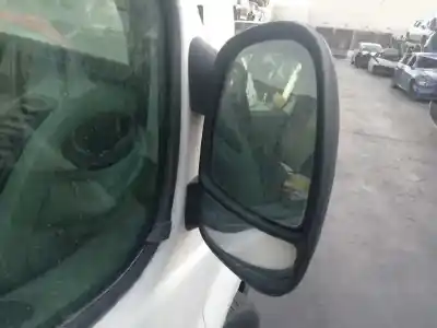 Автозапчасти б/у задний вид справа за opel vivaro combi 2.7t corto ссылки oem iam 