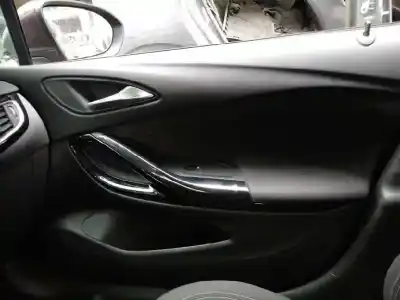 Автозапчасти б/у обивка передней правой двери за opel astra k (b16) 1.6 cdti (68) ссылки oem iam 