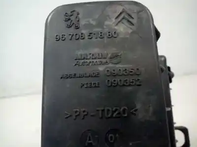 Автозапчастина б/у повітряний фільтр для citroen c4 cactus feel посилання на oem iam 9670851880  