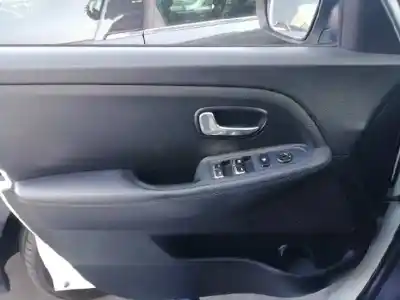 Peça sobressalente para automóvel em segunda mão forra / revestimento da porta dianteira esquerda por kia carens iv 1.6 gdi referências oem iam 82330a4000