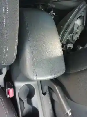 Peça sobressalente para automóvel em segunda mão apoio de braço consola central por kia carens ( ) drive referências oem iam 