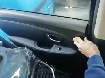 Peça sobressalente para automóvel em segunda mão forra / revestimento da porta traseira esquerda por kia carens ( ) drive referências oem iam 