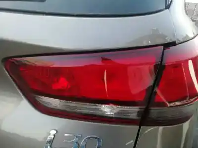 Peça sobressalente para automóvel em segunda mão farolim interior traseiro direito por hyundai i30 cw (pd) family referências oem iam 92404g4200