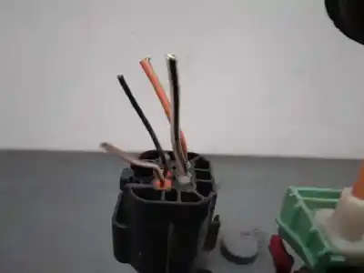 Peça sobressalente para automóvel em segunda mão fechadura da porta traseira esquerda por fiat linea (110) emotion referências oem iam   4 cables