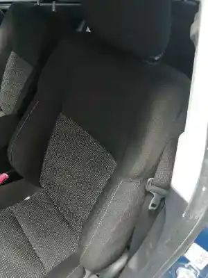 Second-hand car spare part left front seat for toyota auris active oem iam references 