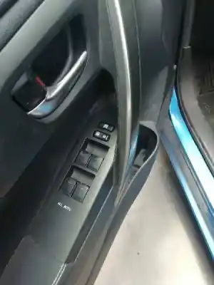 Second-hand car spare part left front power window switch for toyota auris active oem iam references 