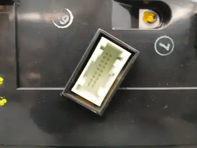 Peça sobressalente para automóvel em segunda mão quadrante por peugeot rifter access standard referências oem iam 983095008000  