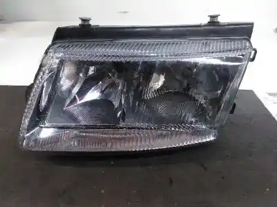 Pièce détachée automobile d'occasion Feu Gauche pour VOLKSWAGEN PASSAT BERLINA (3B2) Comfortline Références OEM IAM 3B0941017K FICHA 5 PINS 