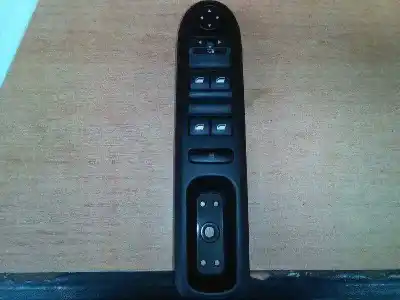 Peça sobressalente para automóvel em segunda mão Botão / Interruptor Elevador Vidro Dianteiro Esquerdo por PEUGEOT 407 (6D_) 2.0 (6DRFNB 6DRFNE) Referências OEM IAM  4 TECLAS PLEGABLE 