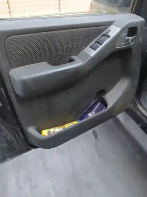 Peça sobressalente para automóvel em segunda mão forra / revestimento da porta dianteira esquerda por nissan np300 navara (d40) 2.5 dci 4wd referências oem iam 