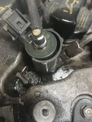 Автозапчастина б/у инжектор для KIA CARENS (UN) Active Посилання на OEM IAM 0445110258  