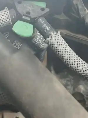 Peça sobressalente para automóvel em segunda mão Injetor por FORD TRANSIT COURIER Combi Trend Referências OEM IAM 0445110489  