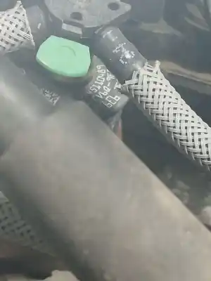 Peça sobressalente para automóvel em segunda mão Injetor por FORD TRANSIT COURIER Combi Trend Referências OEM IAM 0445110489  