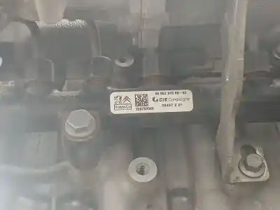 Peça sobressalente para automóvel em segunda mão Régua / Rampa De Injetores por FORD TRANSIT COURIER Combi Trend Referências OEM IAM 968529758003  