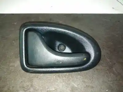 Peça sobressalente para automóvel em segunda mão puxador interior dianteiro esquerdo por renault megane i berlina hatchback (ba0) 1.6e rn referências oem iam 7700830078