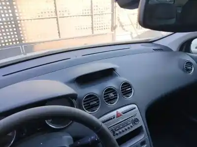 Peça sobressalente para automóvel em segunda mão tablier por peugeot 308 i (4a_, 4c_) 1.6 hdi referências oem iam 