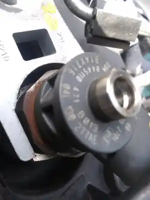 Second-hand car spare part Injector for AUDI A5 (8T3) 2.7 TDI OEM IAM references 0445110471 04L130277AE 