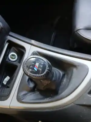 Pezzo di ricambio per auto di seconda mano pomello della leva del cambio per bmw 1 (e87) 118 d riferimenti oem iam   