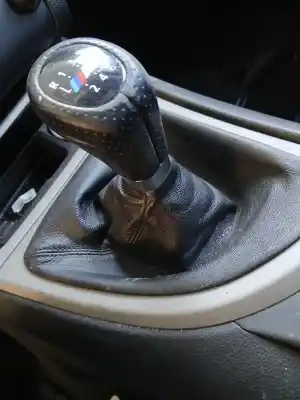 Pezzo di ricambio per auto di seconda mano pomello della leva del cambio per bmw 1 (e87) 118 d riferimenti oem iam   