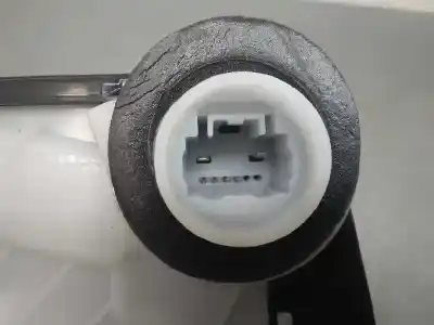 Автозапчастина б/у замок передній праві двері для toyota yaris hybrid active посилання на oem iam 690300d550  