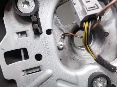 Second-hand car spare part steering wheel for bmw serie 1 berlina (e81/e87) 116d oem iam references 3051626  