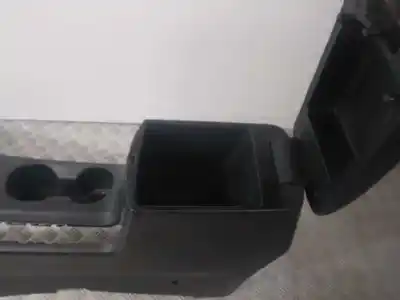 Piesă de schimb auto la mâna a doua cotiera centrala pentru kia carens ( ) basic referințe oem iam 84610a4001  