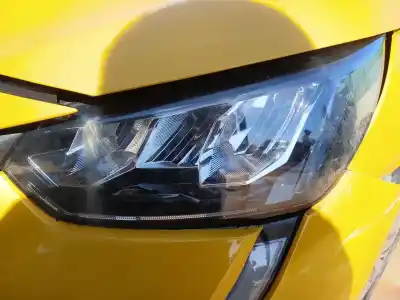 Pièce détachée automobile d'occasion FEU GAUCHE pour PEUGEOT 208 II (UB_, UP_, UW_, UJ_)  Références OEM IAM 9833036380  