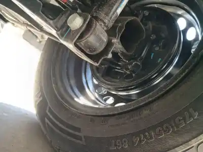 Автозапчастина б/у задня вісь для kia picanto iii (ja) 1.0 посилання на oem iam 55100g6500  