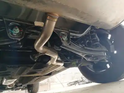 Peça sobressalente para automóvel em segunda mão charrió / suporte de eixo de trás por omoda 5  referências oem iam 902001002aa 204003844aa 