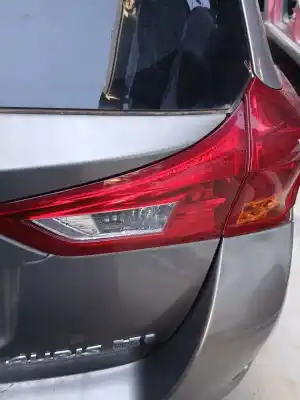Автозапчасти б/у внутренний правый задний фонарь за toyota auris ranchera familiar (_e18_) 1.8 hybrid (zwe186_) ссылки oem iam 05180238  