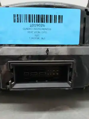 Peça sobressalente para automóvel em segunda mão quadrante por seat leon (1p1) reference referências oem iam 1p0920807e 110080368015 v0021000