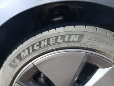 Автозапчастина б/у шина для tesla model 3 (5yj3) ev посилання на oem iam 235-45-18 98y michelin 2023 