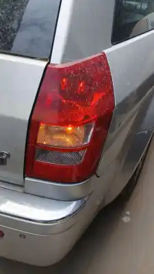 Автозапчастина б/у правий ліхтар для chrysler 300c (lx, le) 3.0 crd посилання на oem iam 4805966ah