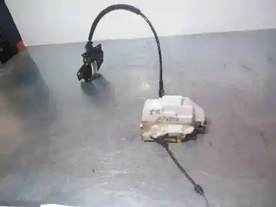 Peça sobressalente para automóvel em segunda mão fechadura da porta dianteira esquerda por citroen c3 1.4 referências oem iam 46982980