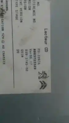 Peça sobressalente para automóvel em segunda mão sistema de dvd por peugeot 208 active referências oem iam 98037233zd  